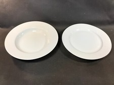 Lot 2 anciens grands plats de service de table en porcelaine de Limoges blanche