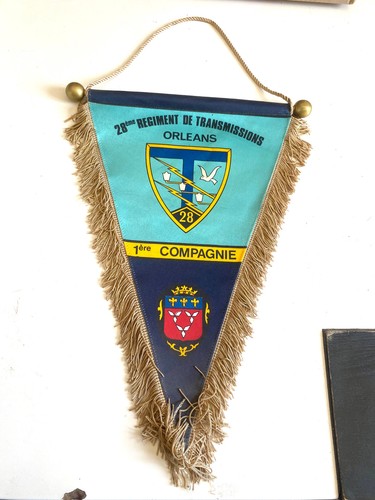 Ancien grand fanion militaire - ancien,