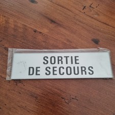 Panneau / Plaque adhésive : Sortie de secours (15.5 cm * 4 cm)