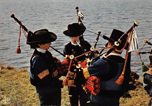 Cpm folklore bretagne - en,