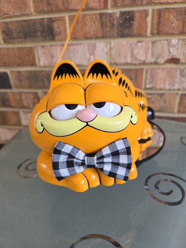 Garfield brings a smile - ,