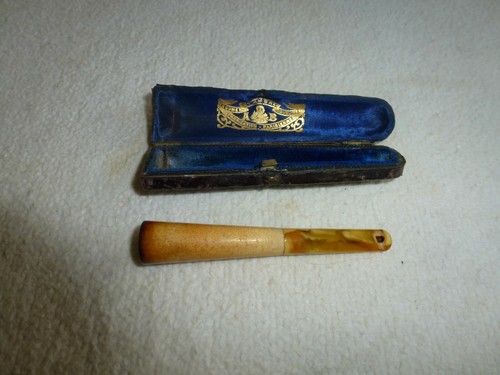 Ancien fume cigarette - ancien, fume-cigarette