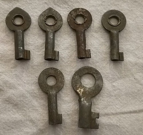 Lot petites clefs - de, forées
