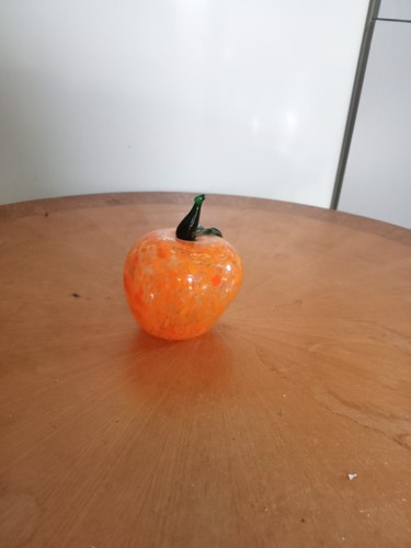 Statuette pomme verre - statuette, en