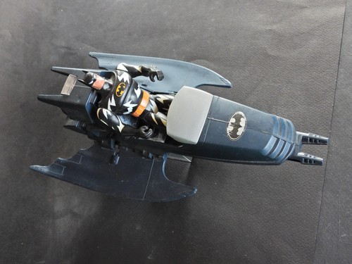 Batman jet de - le, la