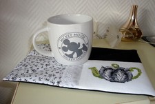 Tapis de tasse brodé
