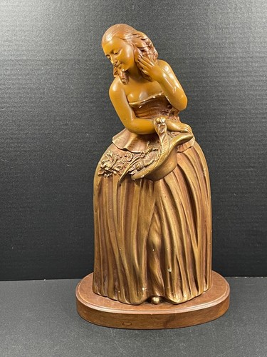 Anciennne statue jeune - anciennne,