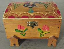 Boîte à bijoux en bois avec
