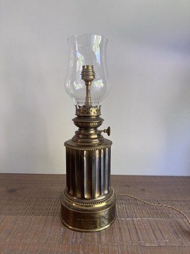 Ancienne lampe pétrole - à,