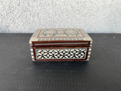Boite marqueterie nacre bois
