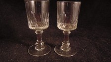 Service de deux verres a