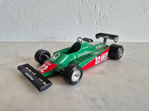 Voiture burago alfa romeo - f1,