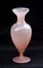Opaline rose vase sur pied