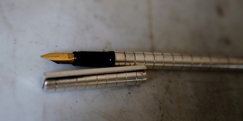 Magnifique stylo plume t - plume, s.t