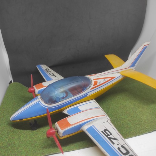 Joustra avion bimoteur - jc-75,