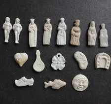 LOT de 16 fèves anciennes