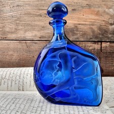 Carafe en verre bleu cobalt signée Karlin Rushbrooke