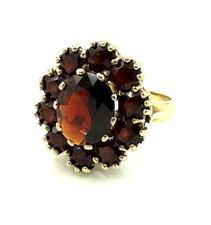 MAGNIFIQUE BAGUE OR 18 CARATS - Marguerite en grenats - 4,33 g