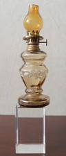 Ancienne mini lampe à pétrole en verre émaillé époque 19ème