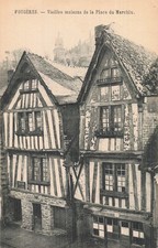 35 FOUGERES VIEILLES MAISONS DE LA PLACE DU MARCHIX