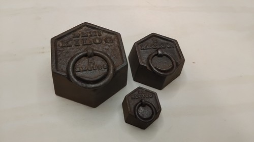 Lot poids anciens - lot,