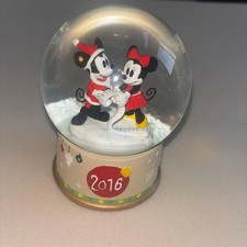 Mickey Minnie Snow Globe 2016