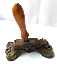 SERTISSEUR A LECETS MACHINE A SERRER LES LACETS OUTIL DE CORDONNIER