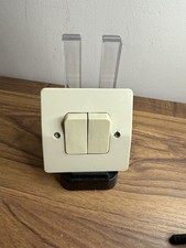 Interrupteur double va et vient  NEPTUNE 2 LEGRAND (beige)