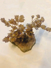 Arbre décoratif en pierres