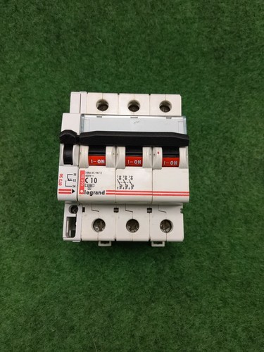 Disjoncteur tri legrand 10a - tri,