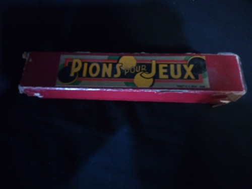 Anciennes boîte pions de - de,
