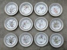 Lot 12 assiettes porcelaine ajourée dentelle décor fleurs porcelain plate
