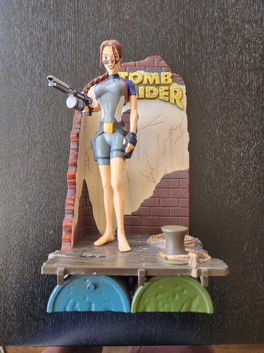 Tomb raider lara croft wet - tomb,