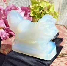 ANCIENNE FIGURINE CHIEN "SABINO" en VERRE PRESSÉ MOULÉ ART-DÉCO vers 1930