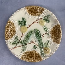 Assiette barbotine majolique