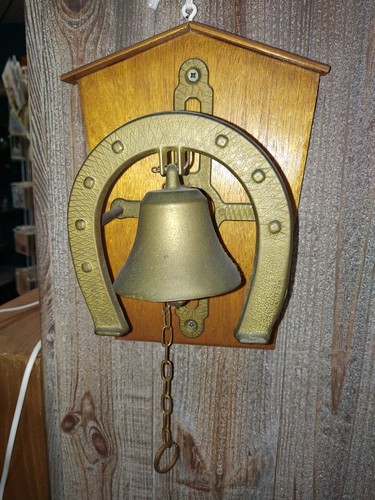 Cloche murale laiton fer - cloche,