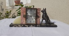 Réveil sur socle en marbre idéal France statuette chien signé TEDD art déco