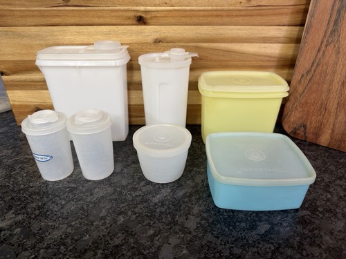 Tupperware lot 102 124 - , 499