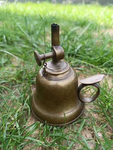 Ancienne lampe huile - a,
