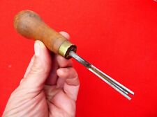 abat carre  outil ancien sellier cordonnier