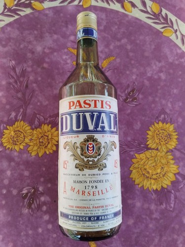 Bouteille vide ancienne - , en