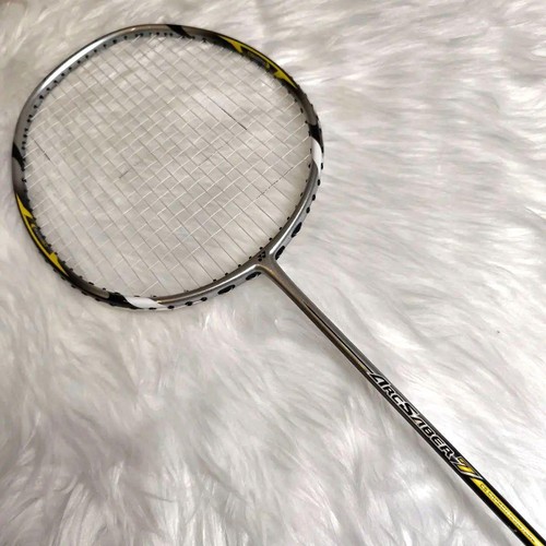 Yonex badminton racket - badminton,