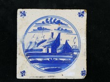 Carreau en Faience de DELFT d'epoque 19eme décor bleu maison en medaillon