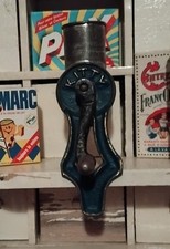 JOUET ANCIEN RAPE À FROMAGE