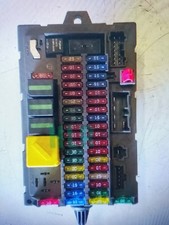 Land Rover Discovery 2 Td5 & V8 Interior Fuse Box YQE000251