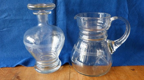 Ancienne carafe avec - ancienne,
