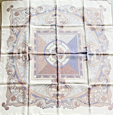 Foulard/Carré/Chale★HERMÈS