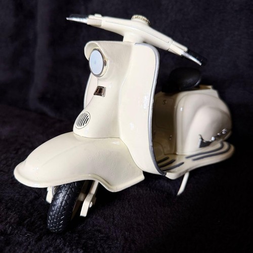 Lambretta scooter miniature - lambretta,