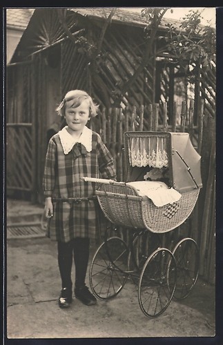 Carte postale fille - avec, une