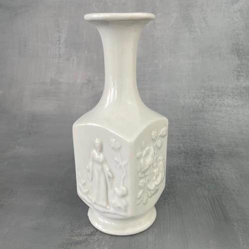Petit vase porcelaine blanche